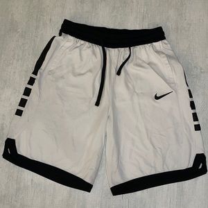 Mens Nike Dri-FIT Shorts - Size XL